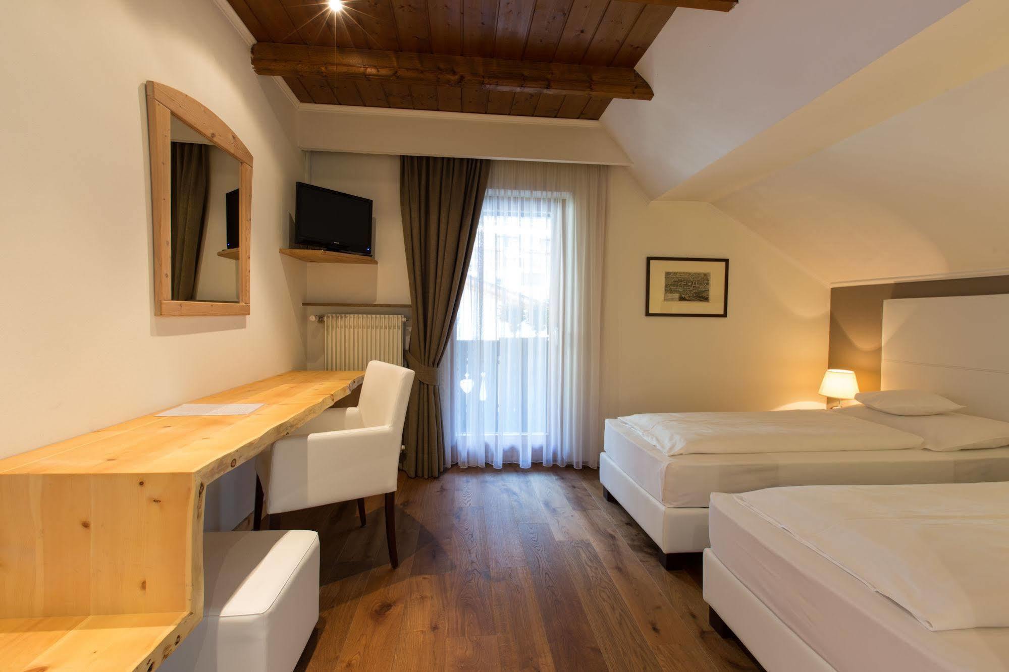 Hotel Eggentaler Cardano Esterno foto