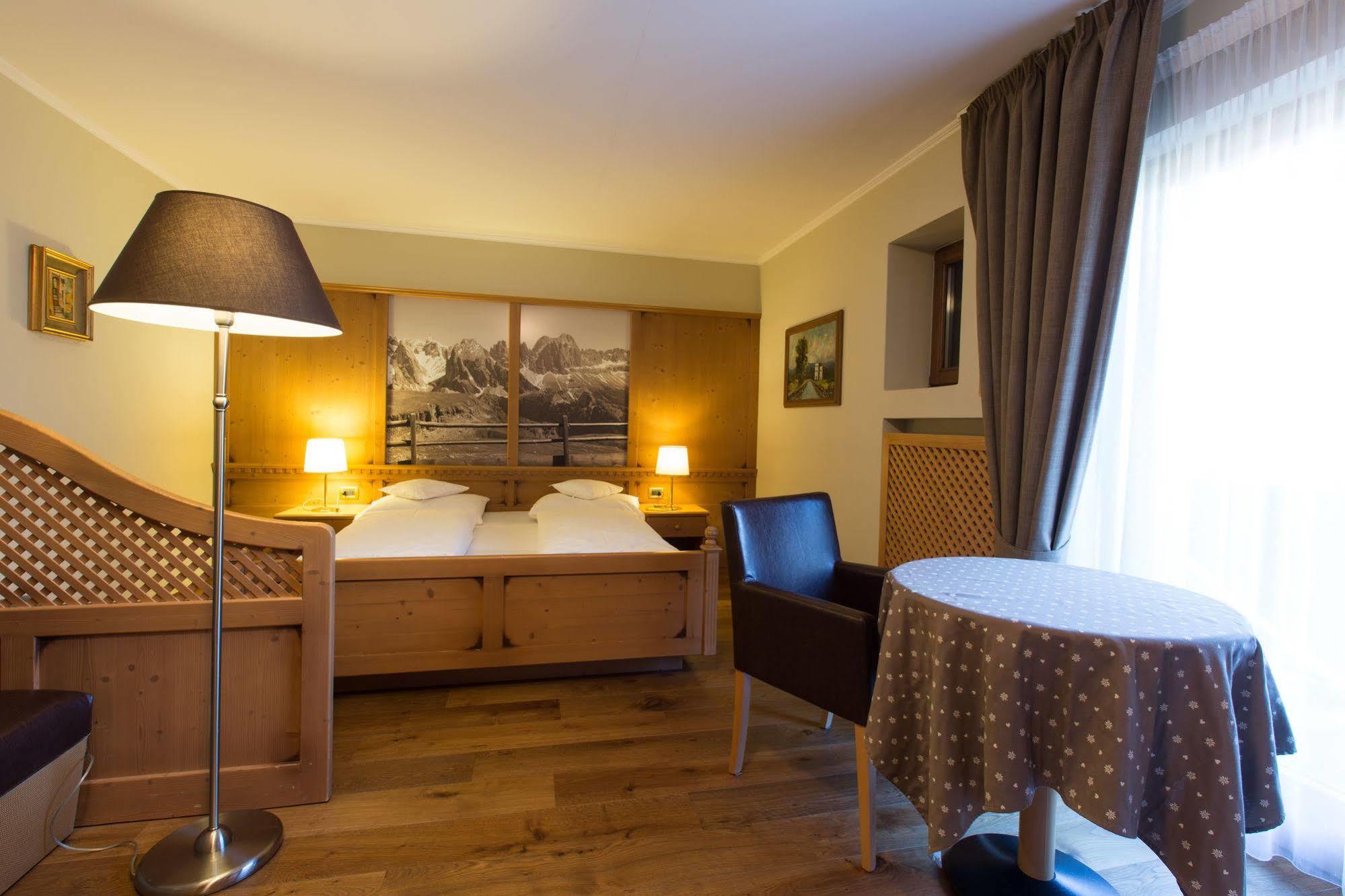 Hotel Eggentaler Cardano Esterno foto